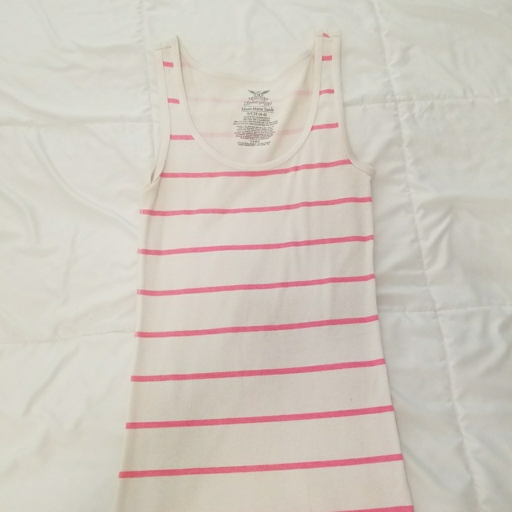 Small pink and white tank